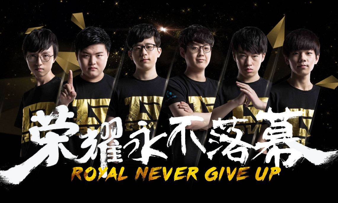 足球场上的 足球场上的